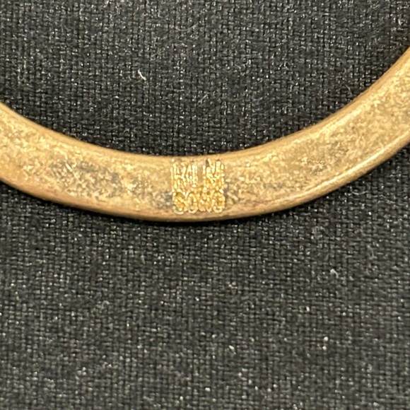 Gold hoop earrings. Medium size. - Picture 2 of 3